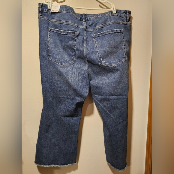 NEW!Lane bryant signature fit cropped flare jeans - Picture 10 of 11